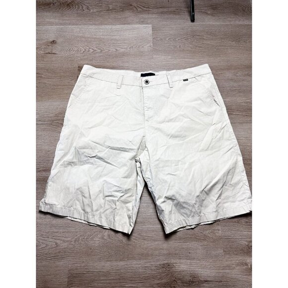 Hurley Khaki Flat Front Shorts Mens 28 Tan Classic Basic Shorts - Picture 1 of 4
